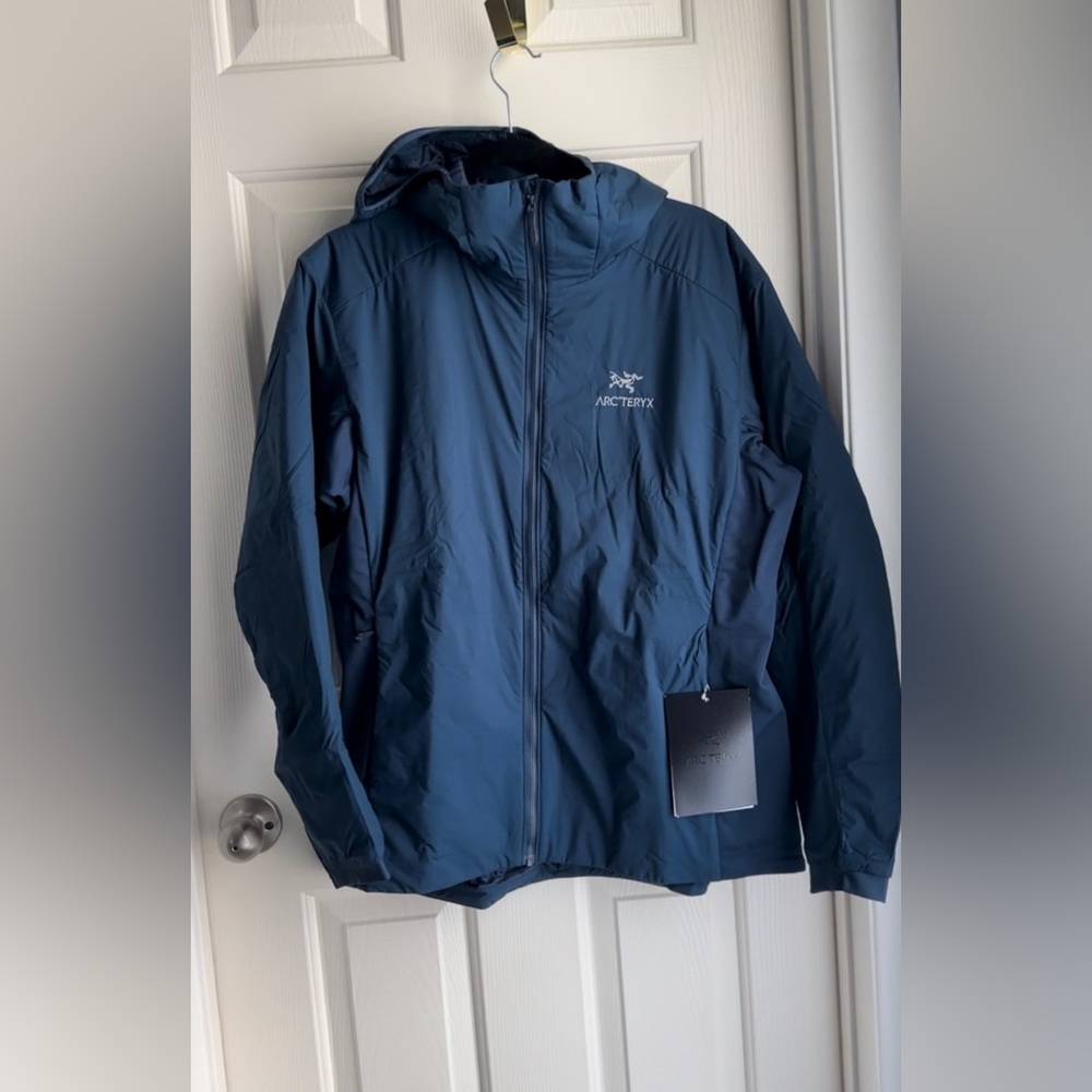 SOLD Arc’teryx Womens Atom LT